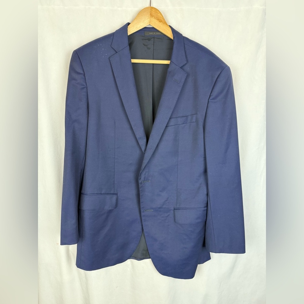 Navy blue Men’s suit jacket